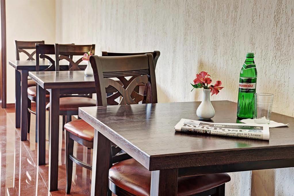 West Park Hotel Sofiivska Borshchahivka Экстерьер фото